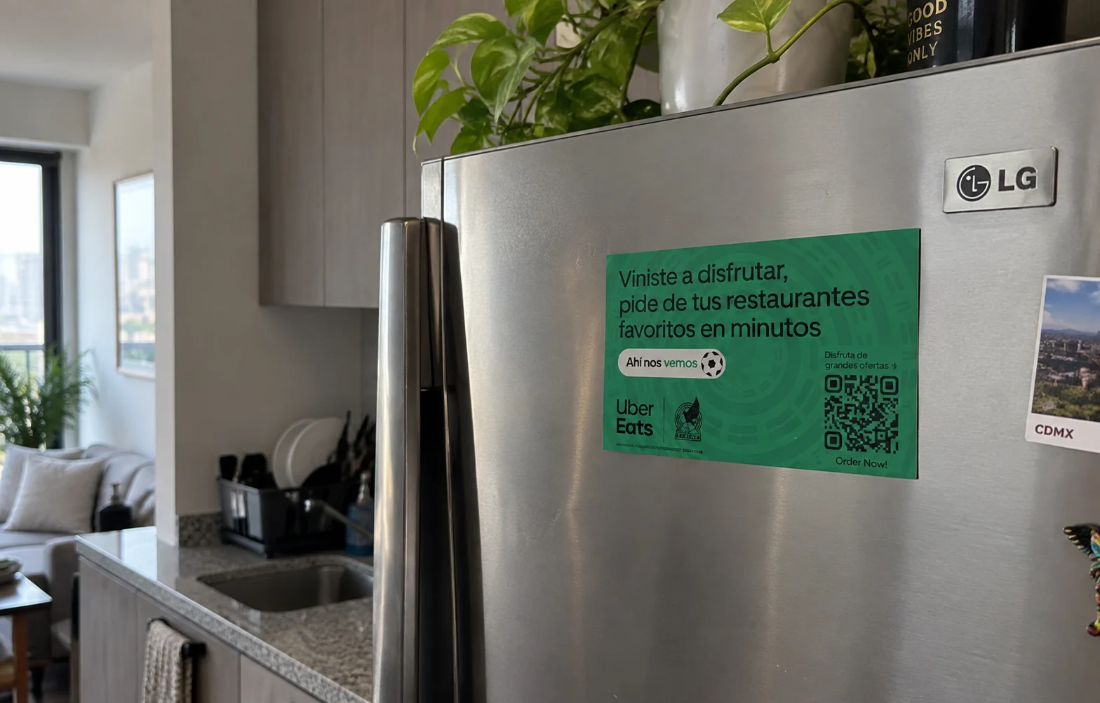 Sticker e imán con código QR del kit de campaña